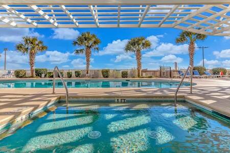 Resort kiddie pool and deck area