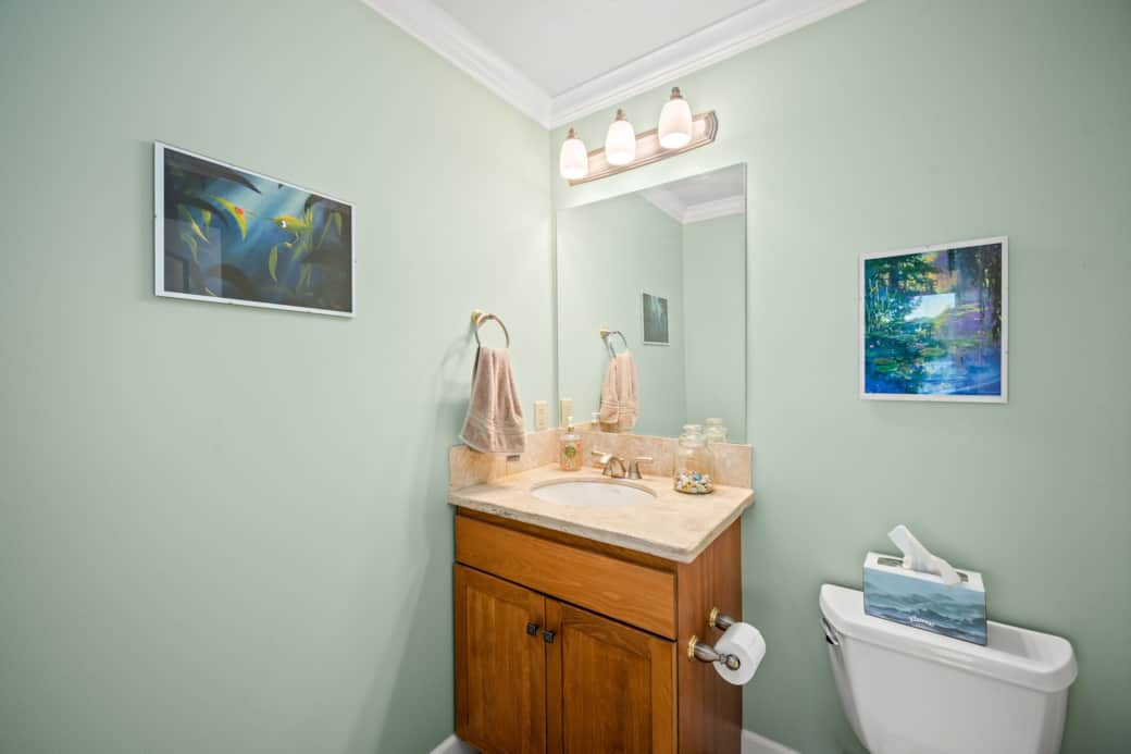 Half-bath near pool room