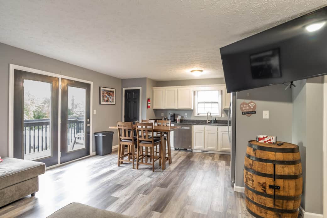 1450 N Willis Dr Unit 1-large-006-004-DSC3875-1499x1000-72dpi