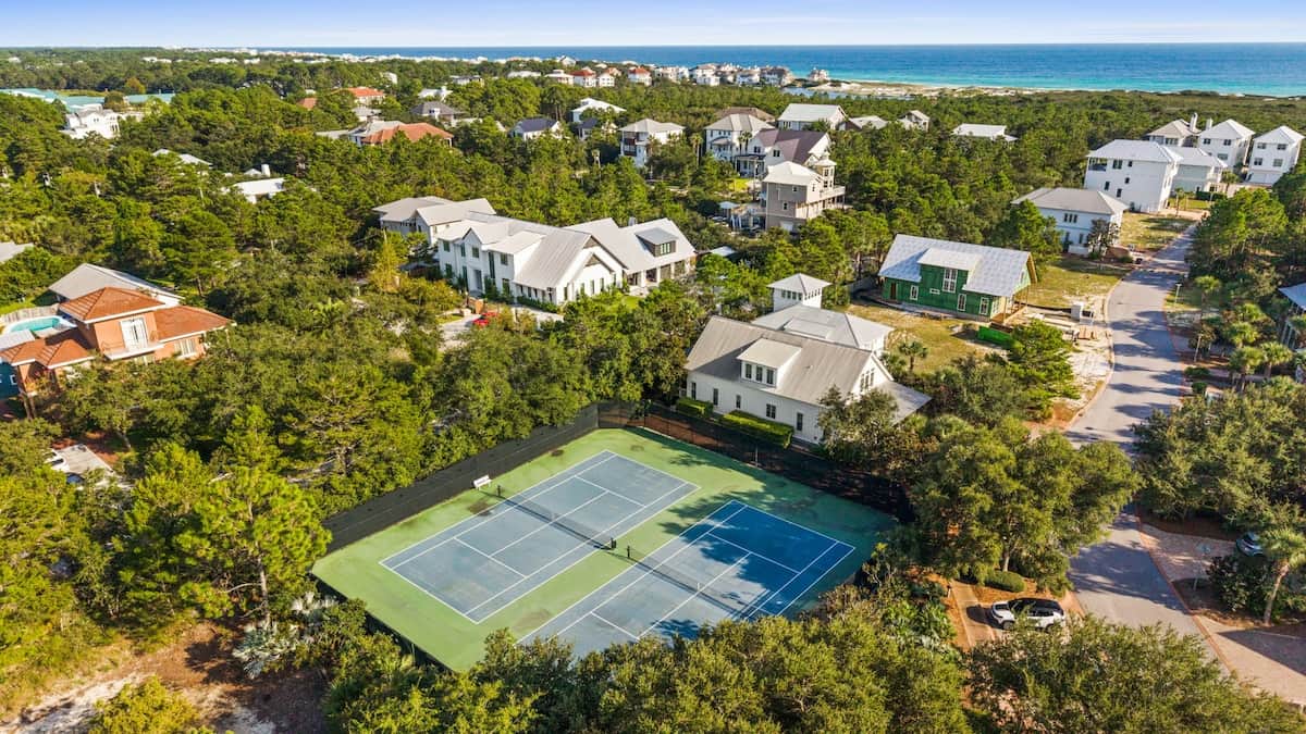 Pickleball and tennis courts available to guests