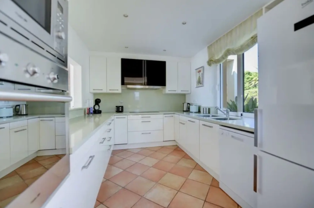 Kitchen ValeDaLama VillaCasaDaPalmeira