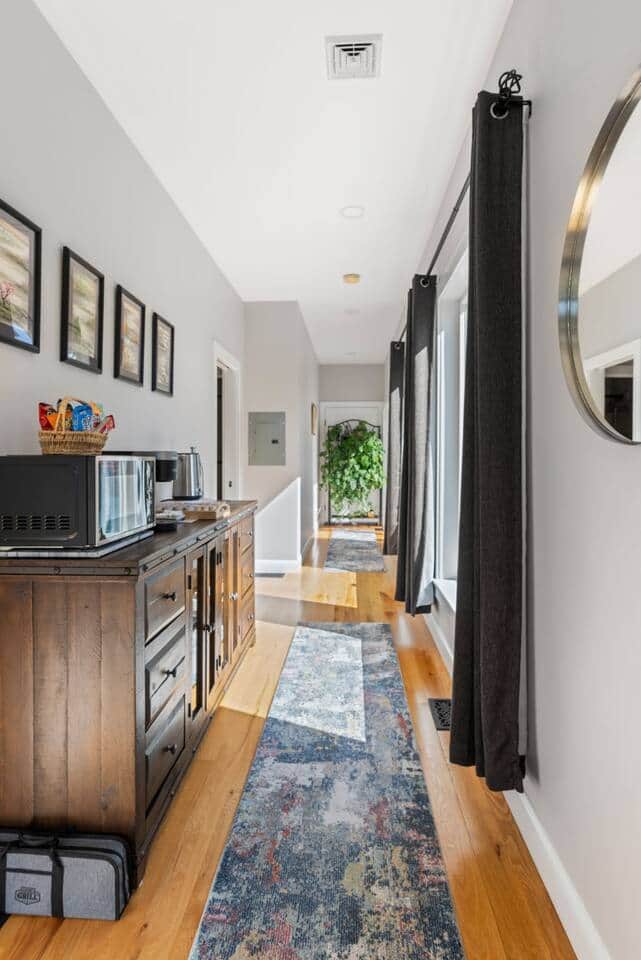 Kitchenette - no oven or sink Kitchenette - no oven or sink