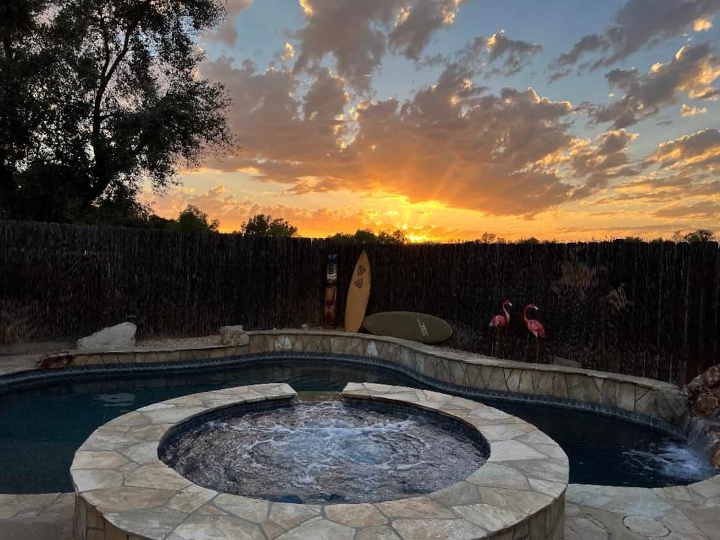 Soak in the spa, sip your favorite drink, and watch the sky light up — sunsets don’t get better than this at The Birdhouse SD!