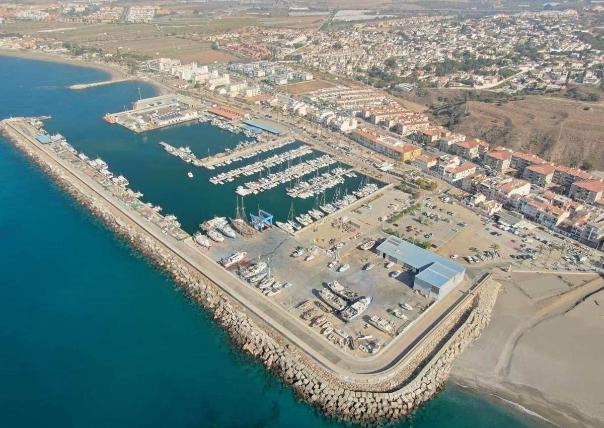 Groot Caleta haven.jpg