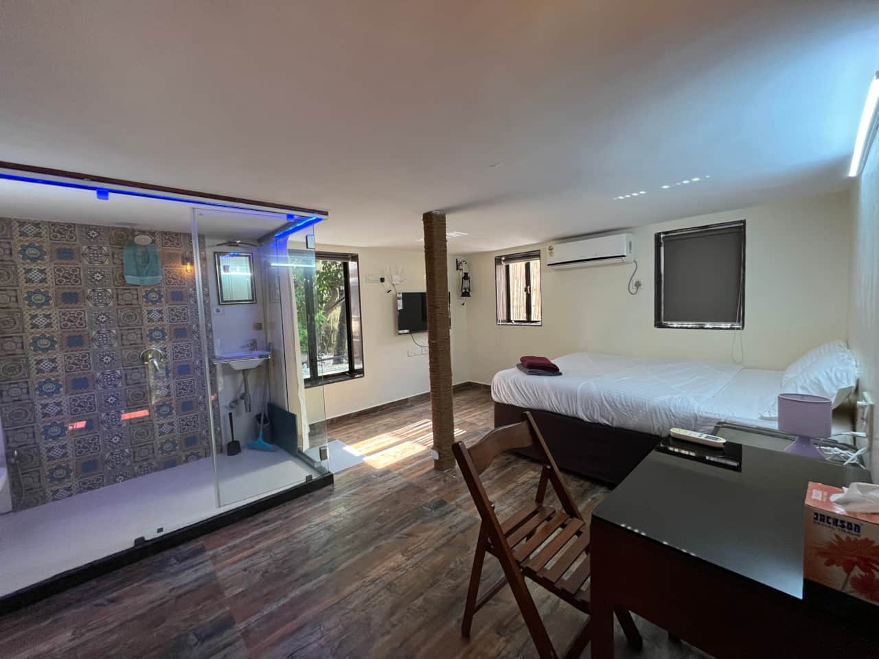 Private room with ensuite