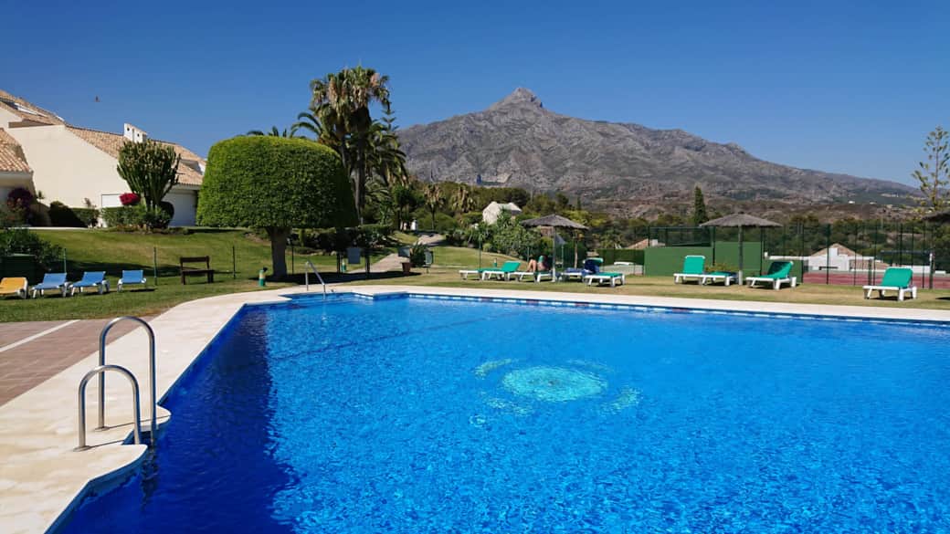 Poolen och Sierra Blanca (“La Concha”)