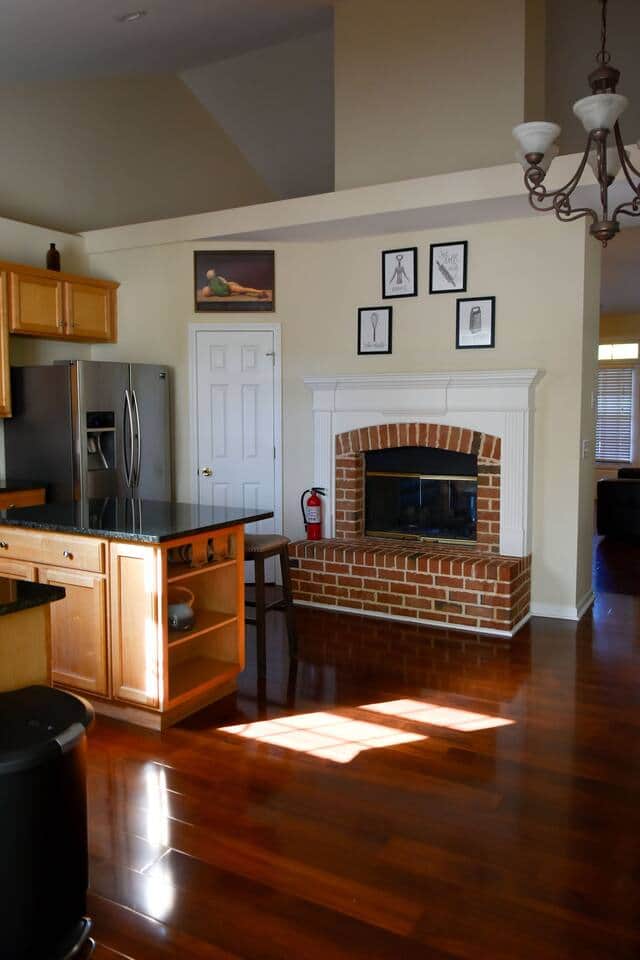 Kitchen/Fireplace