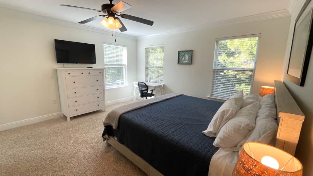 Bedroom 1 King