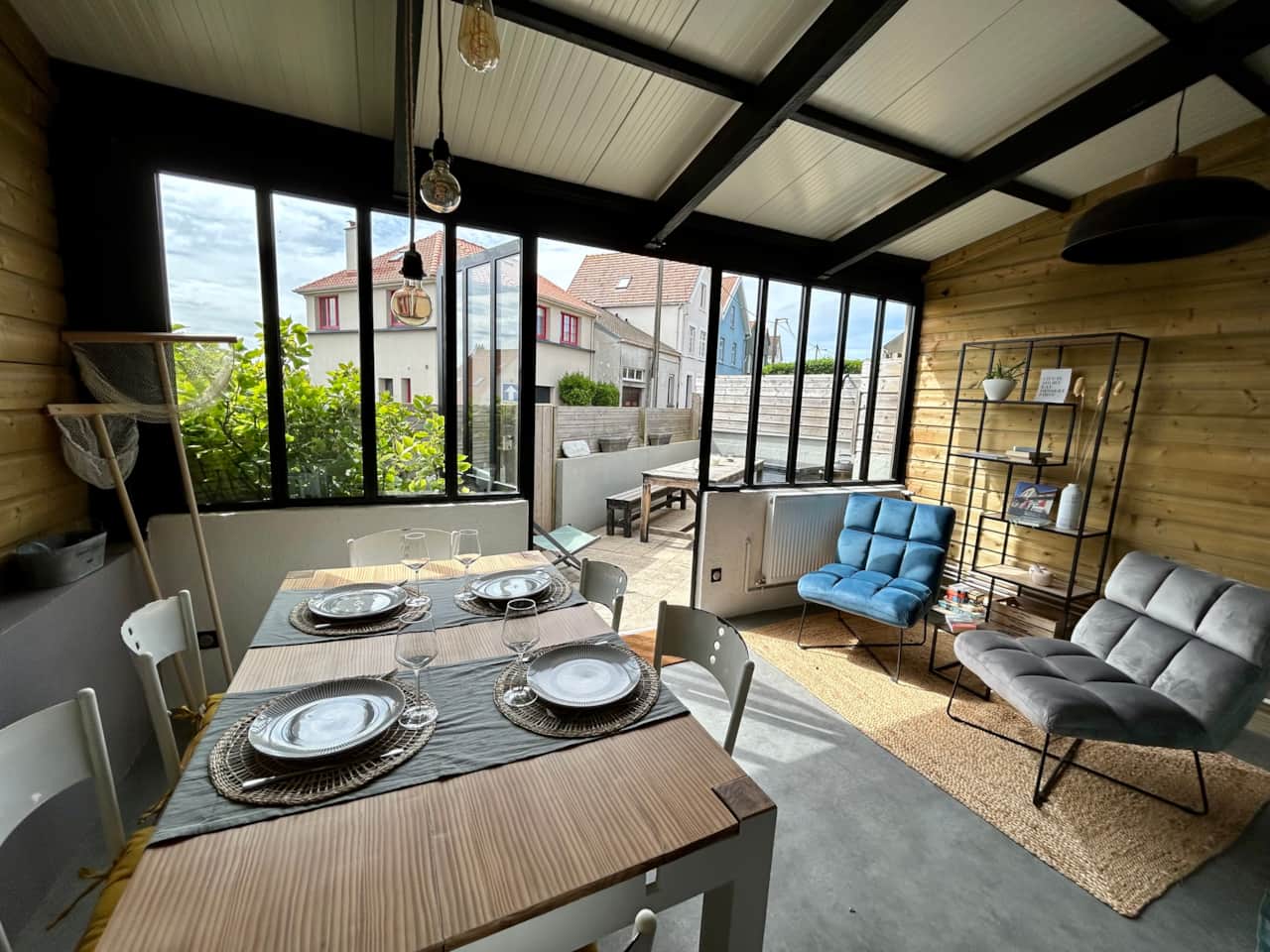 Veranda baignée de lumiere