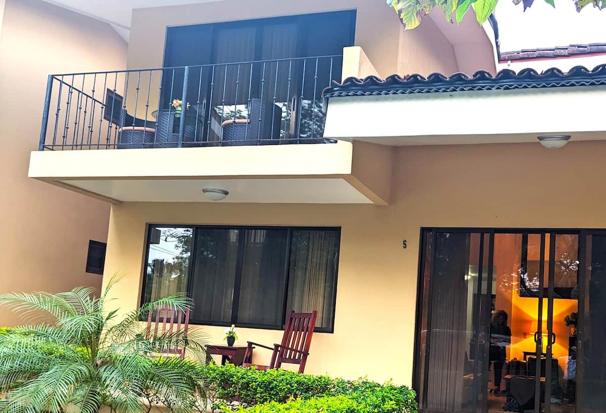 Front porch and balcony for relaxing and enjoying the birds and visiting howler monkeys.