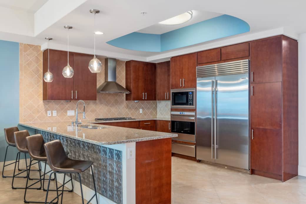 Kitchen bar