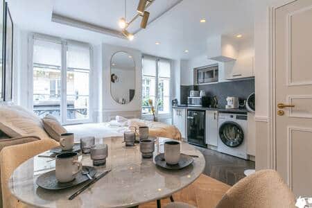 Salon avec coin repas