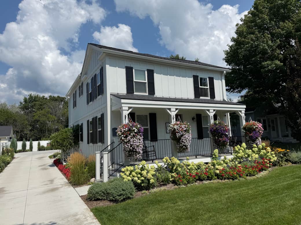 Entire home, steps away from Village of Spring Lake downtown Social District.