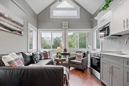 High-end ski cottage Mont-Tremblant near slopes and outdoor activities