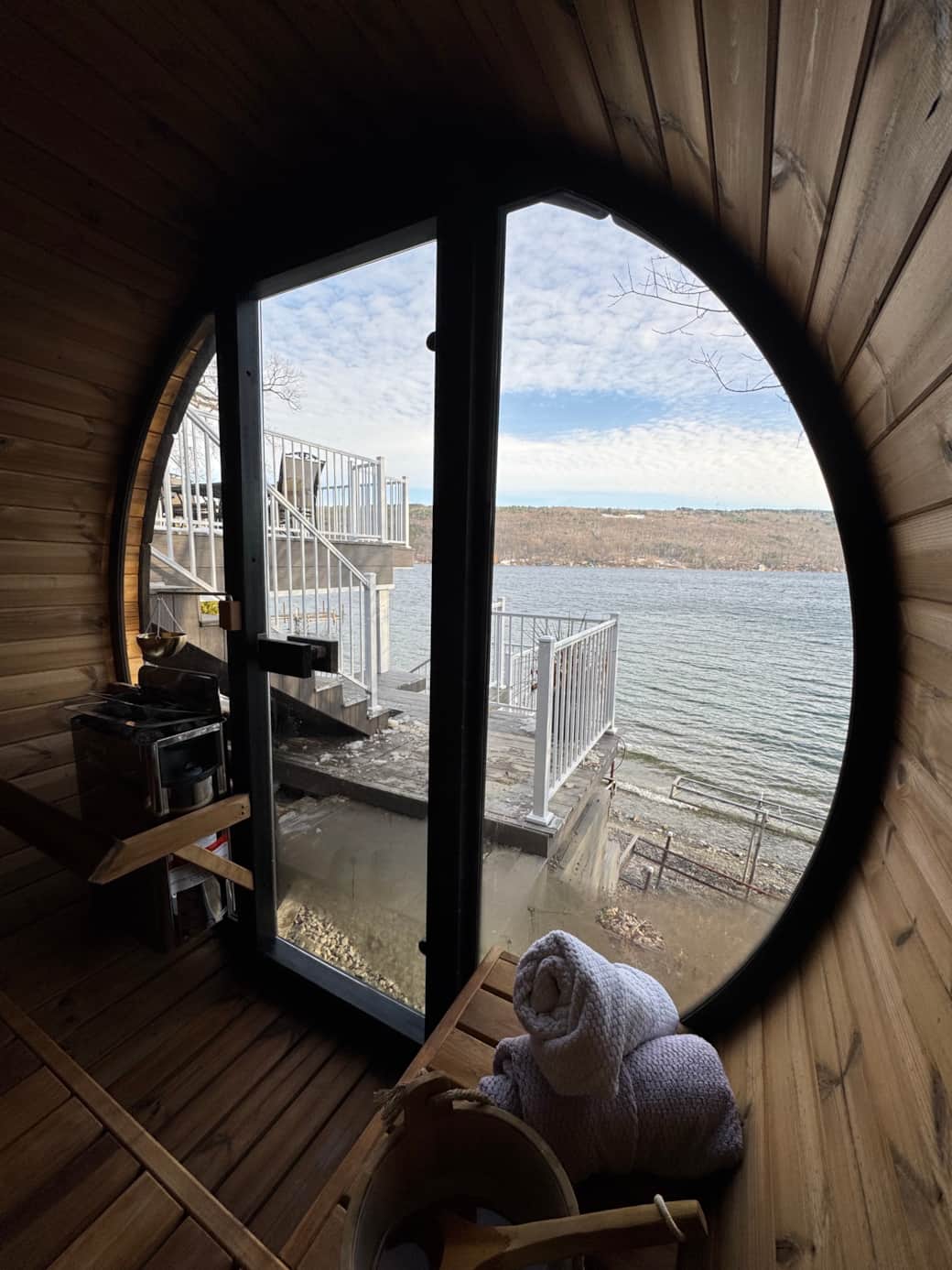 Brand new Panoramic Cedar wood sauna! Soak in peace watching the sunset, relaxing with herbal aromat Brand new Panoramic Cedar wood sauna! Soak in peace watching the sunset, relaxing with herbal aromat