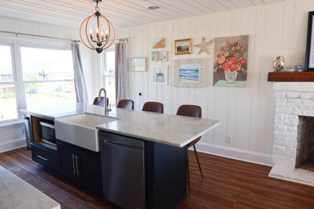 Kitchen island with seating for 4.