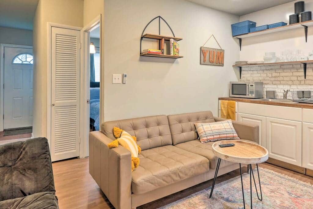 Relax in comfortable living space! Relax in comfortable living space!