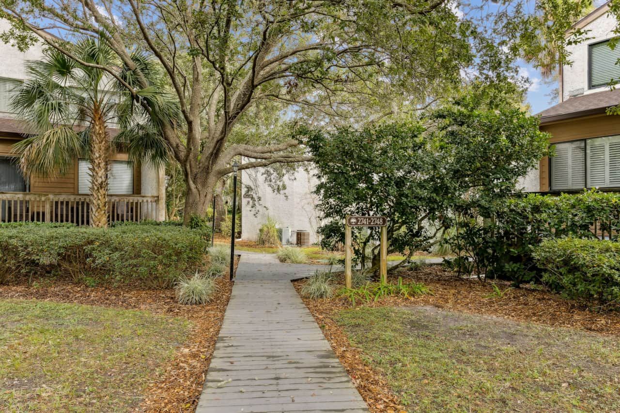 I3 Forest Ridge - Walkway to Unit