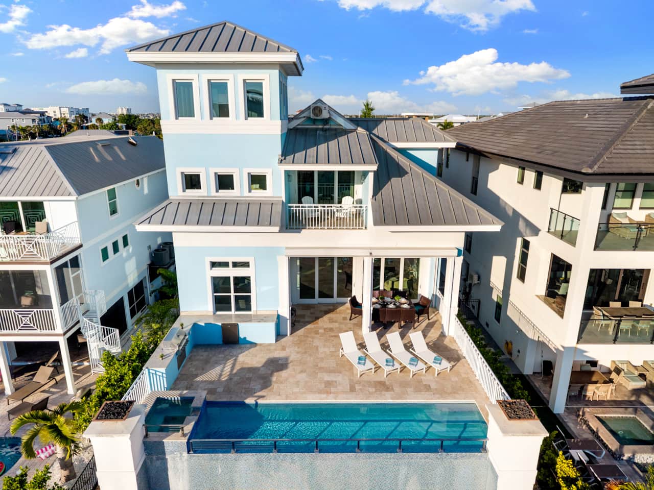 Seaside Villa Aqua