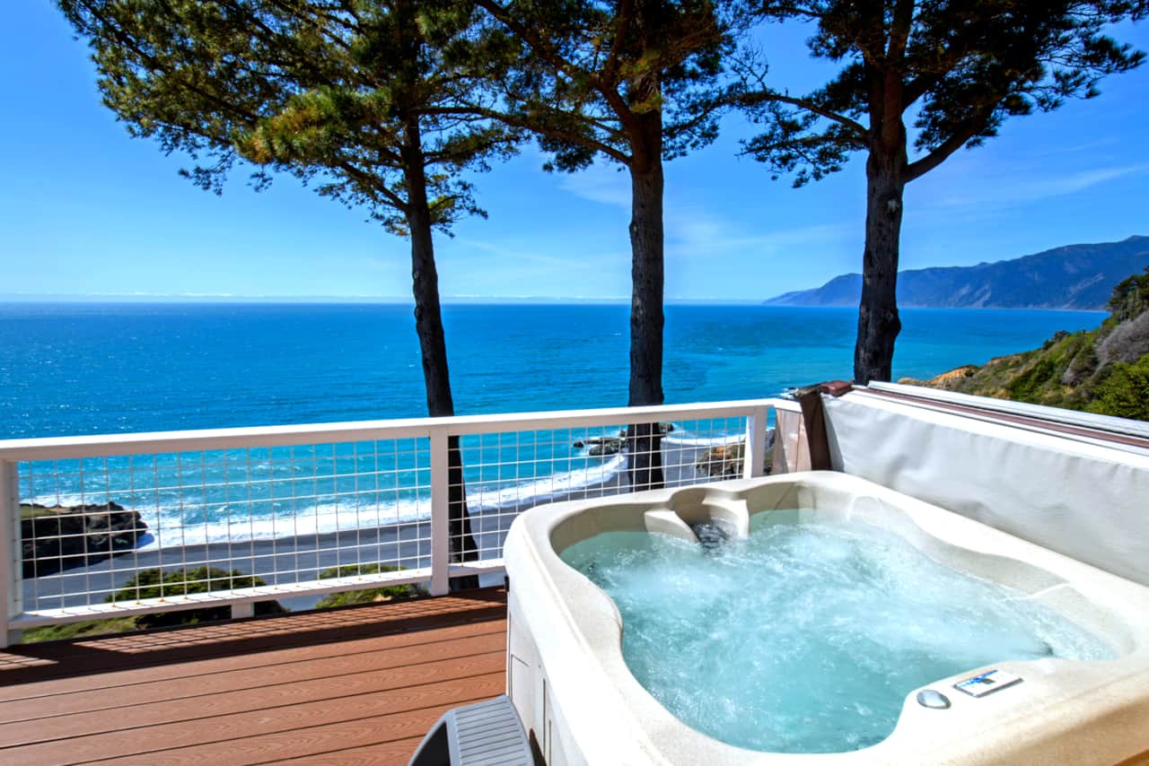 Hot Tub in Unit Gorgeous in Shelter Cove