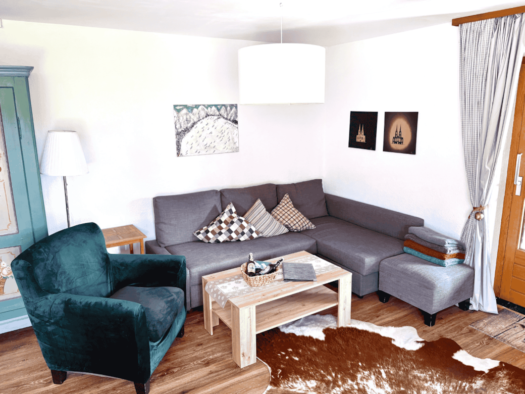 Sitzgelegenheit und Schlafsofa-Funktion 