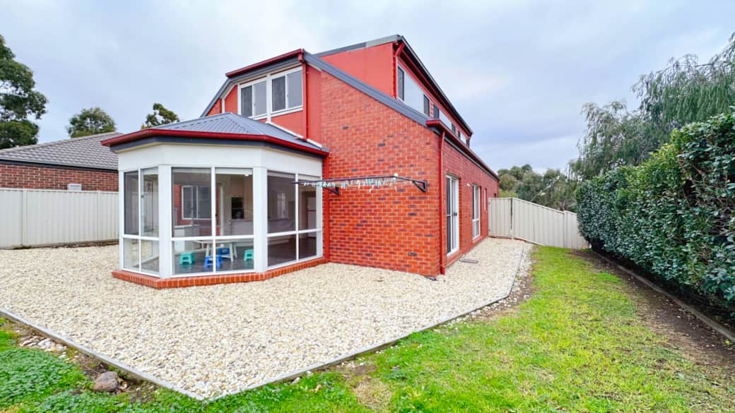 Craigieburn parkside house 3bedroom splash backyard double storey outdoor 62
