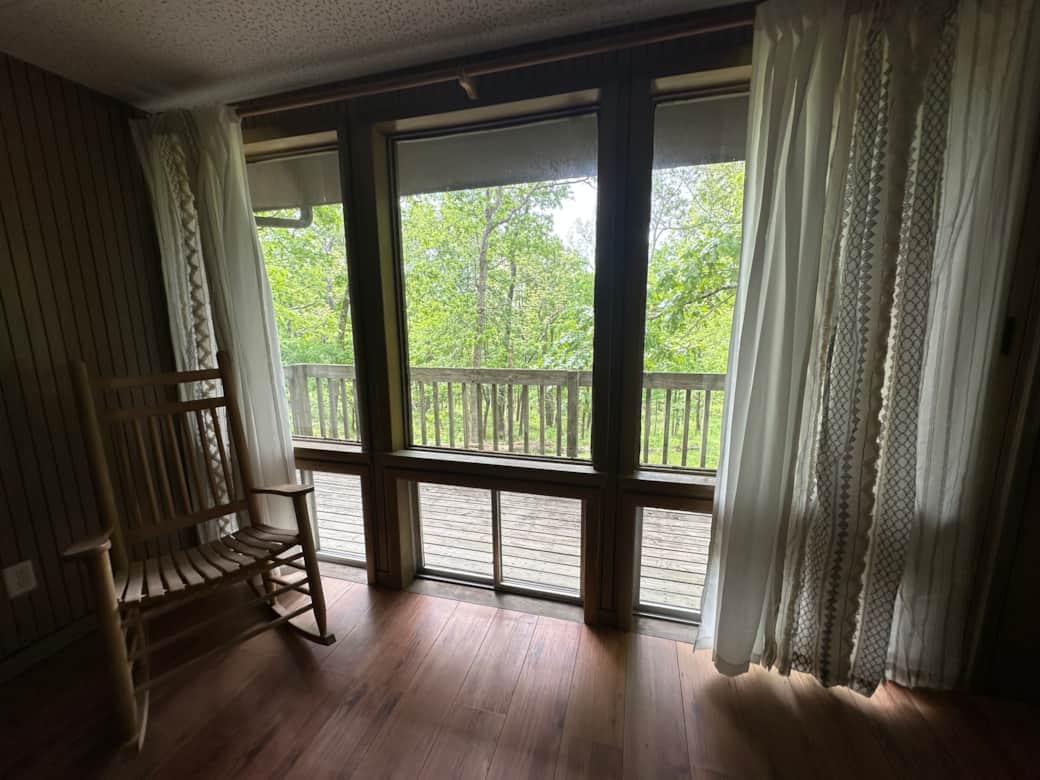 Cozy rustic cabin in Arkansas Ozarks near Buffalo National River at Buffalo Point