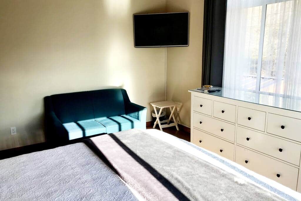Room 3 (Accommodates up to two guests in a king-size bed) Room 3 (Accommodates up to two guests in a king-size bed)