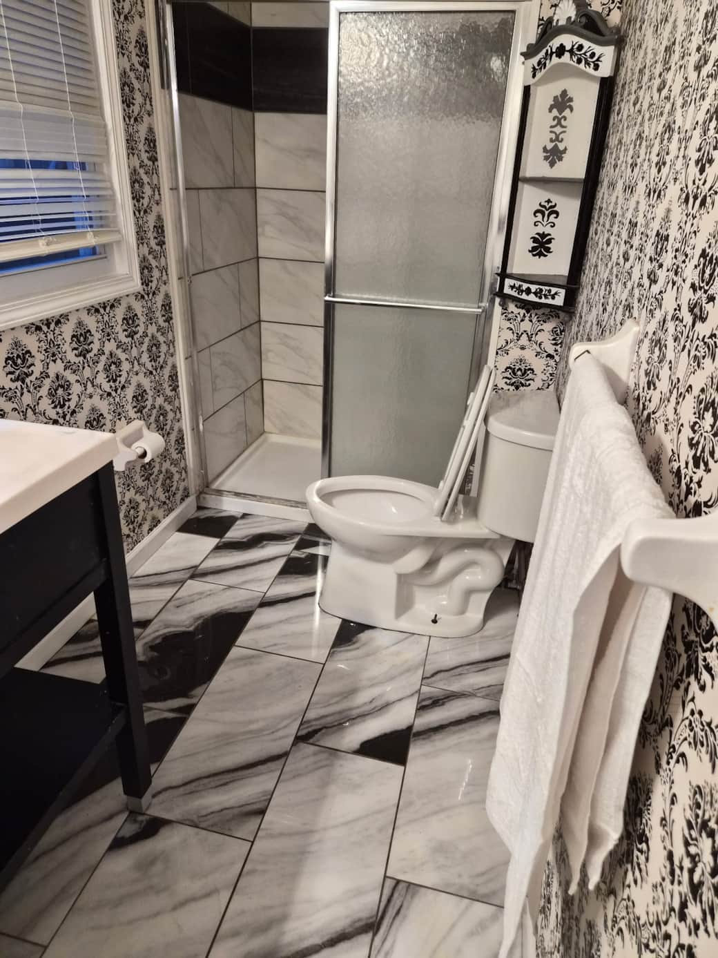 Master bathroom 