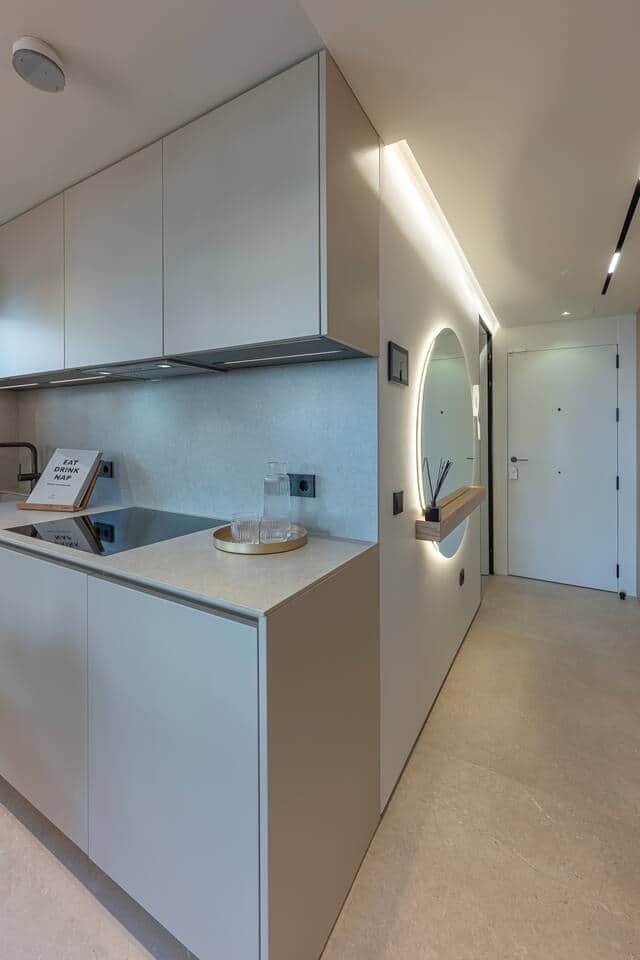 From the mirror-lit entryway to the modern kitchen, feel the fluidity and impeccable design. A space that welcomes you with style and offers instant functionality. The seamless and elegant transition between arriving and feeling at home.