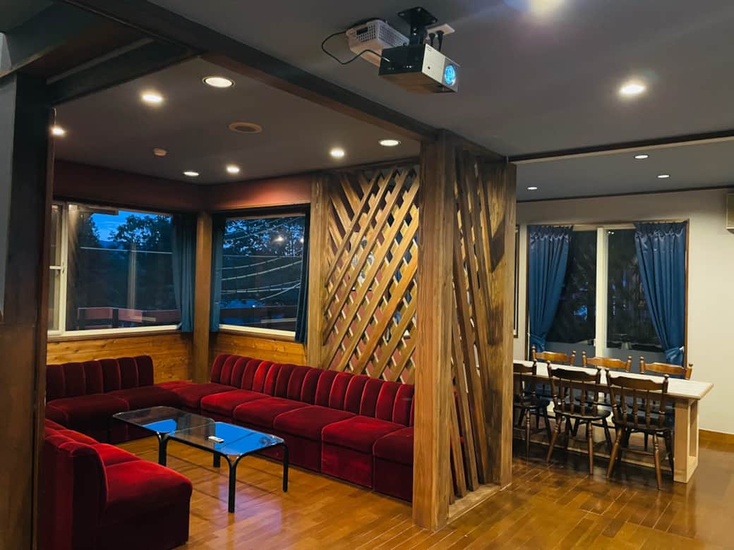 Lounge 2 Lounge 2