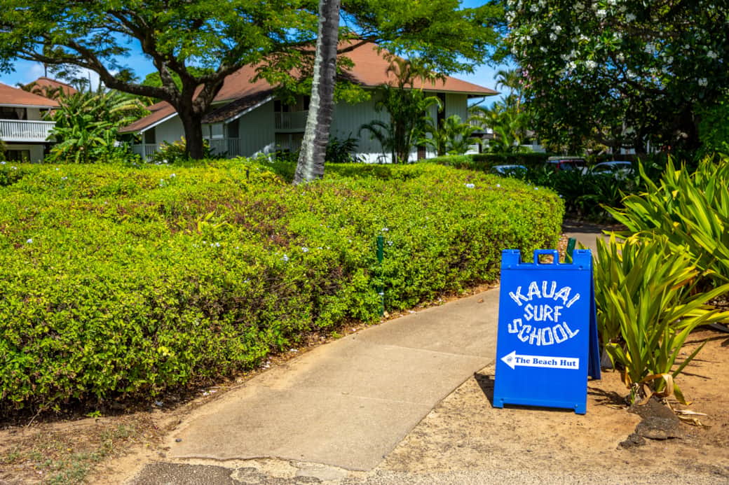  Sign up for surf lessons at the beach hut!