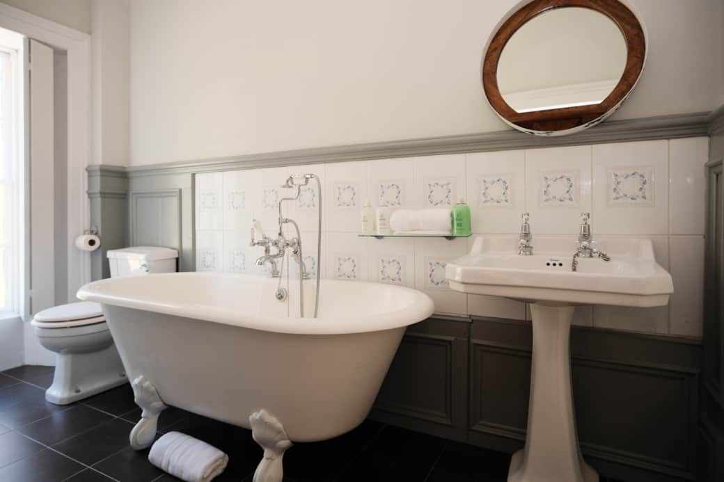 Hall bedroom 4 en-suite 