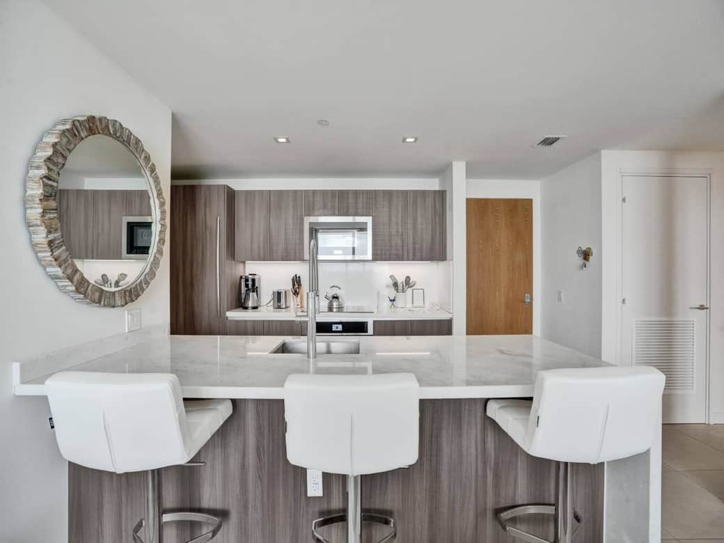 Comfortable luxe swivel stools