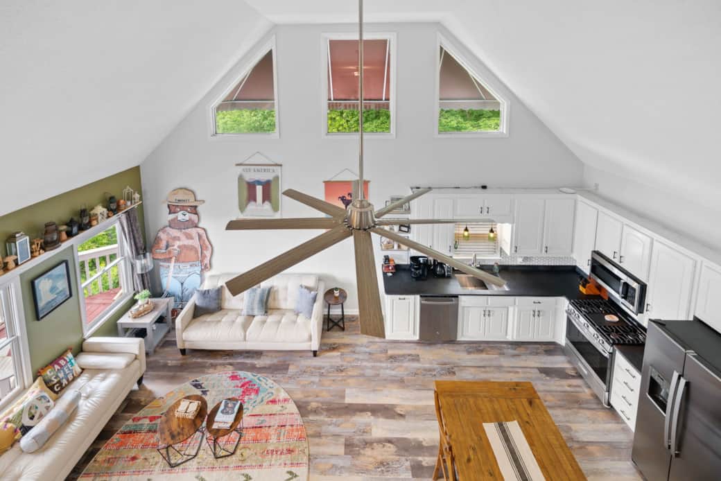 Spacious Kitchen and Living Room 
