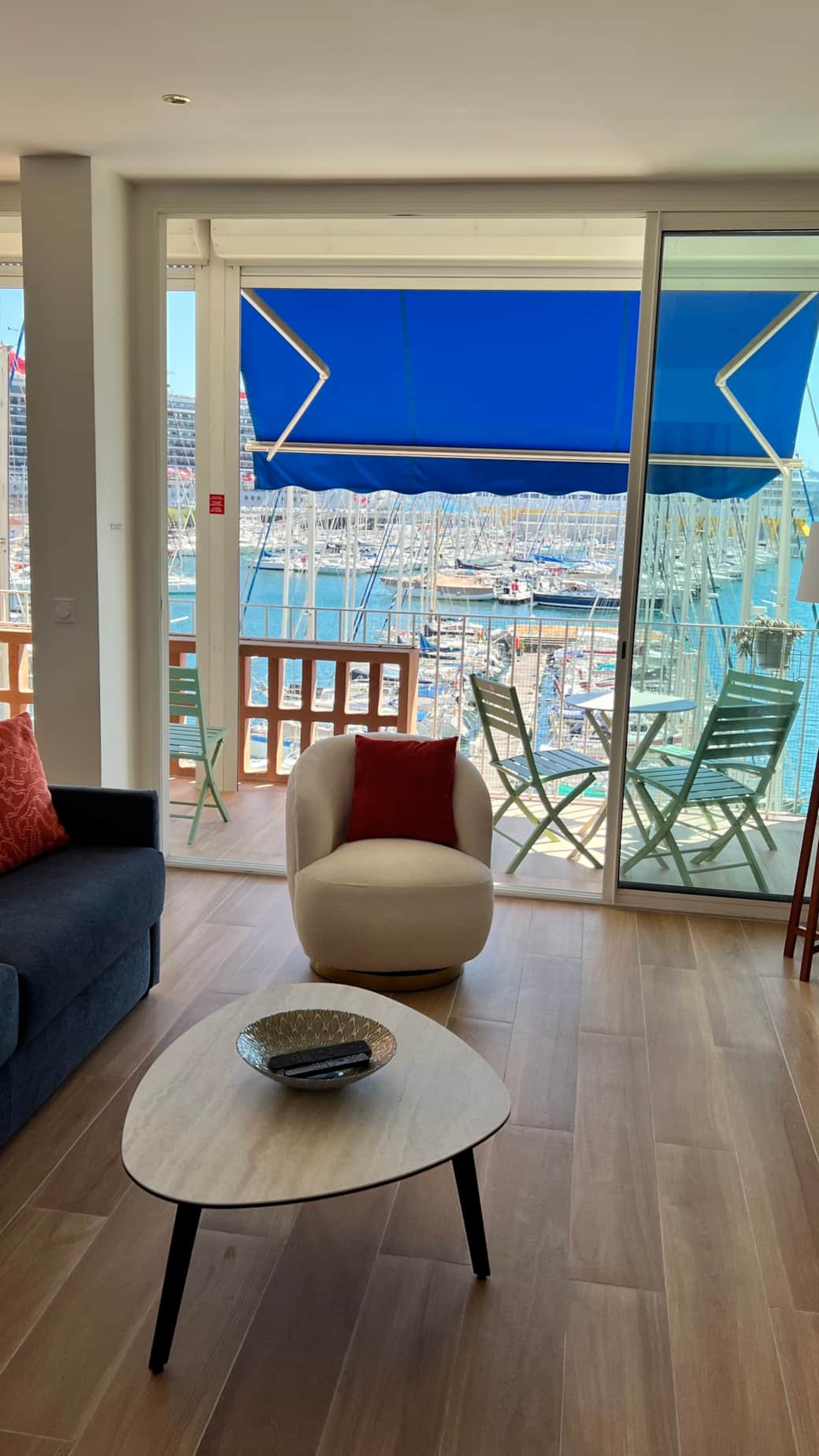 Salon et terrasse