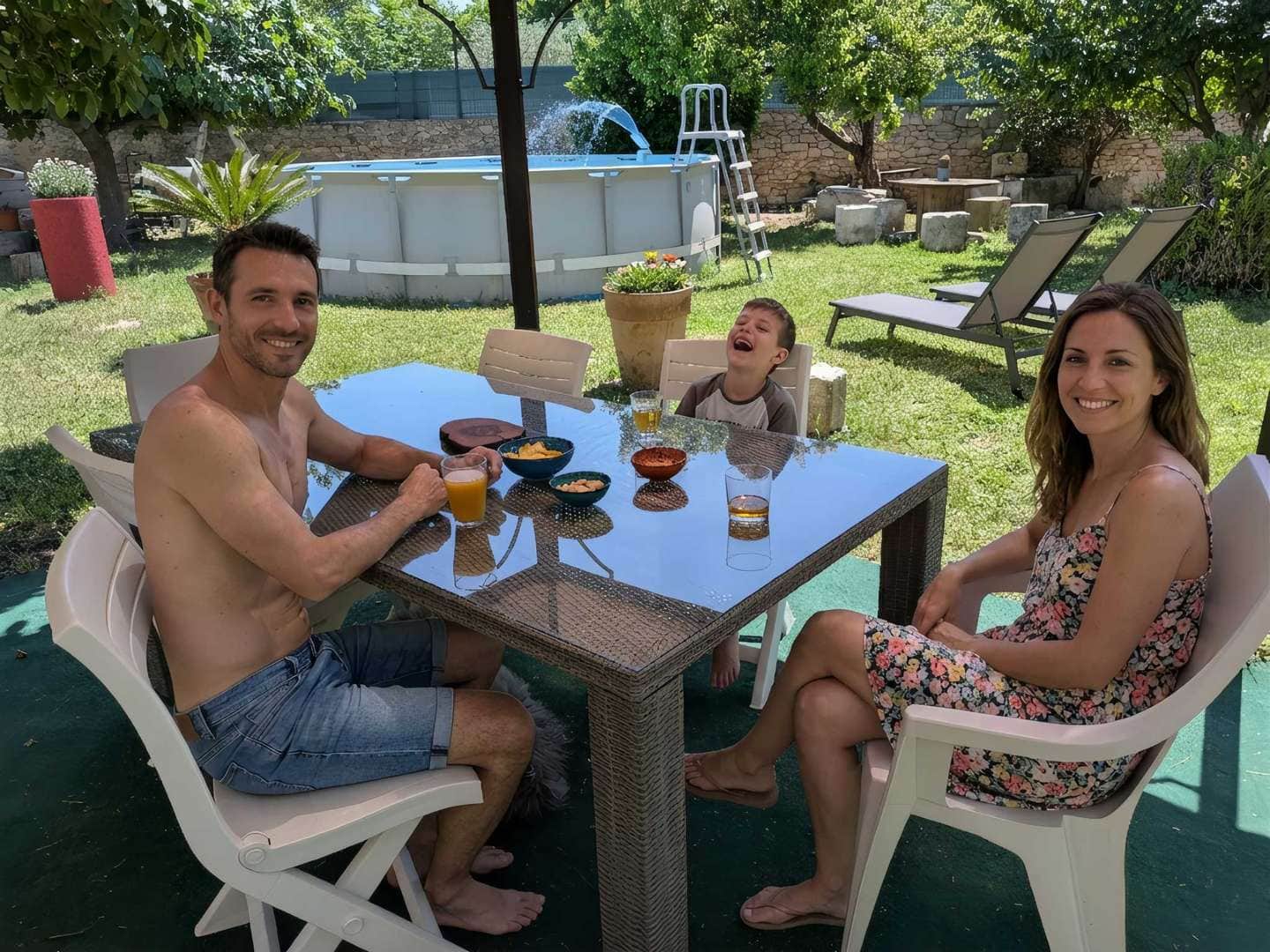 https://l.icdbcdn.com/oh/6457fd62-b933-446c-93e1-cfafd5171f10.jpg?w=2080-3
