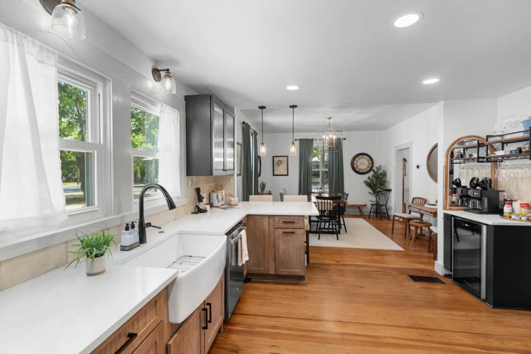 Open dining concept w/ Kitchen.  Counter peninsula is perfect for entertaining