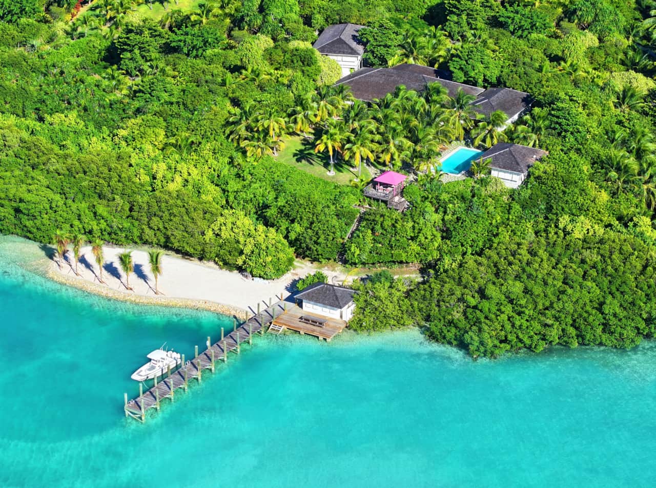 BH Bahamas New beach palm trees 01 2500px