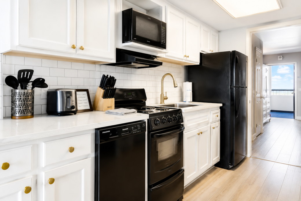 Full Kitchen with Appliances