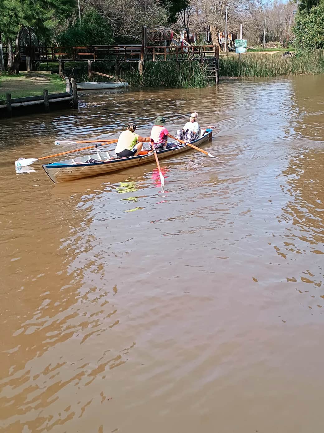 Arroyo tranquilo, ideal para salir a remar.