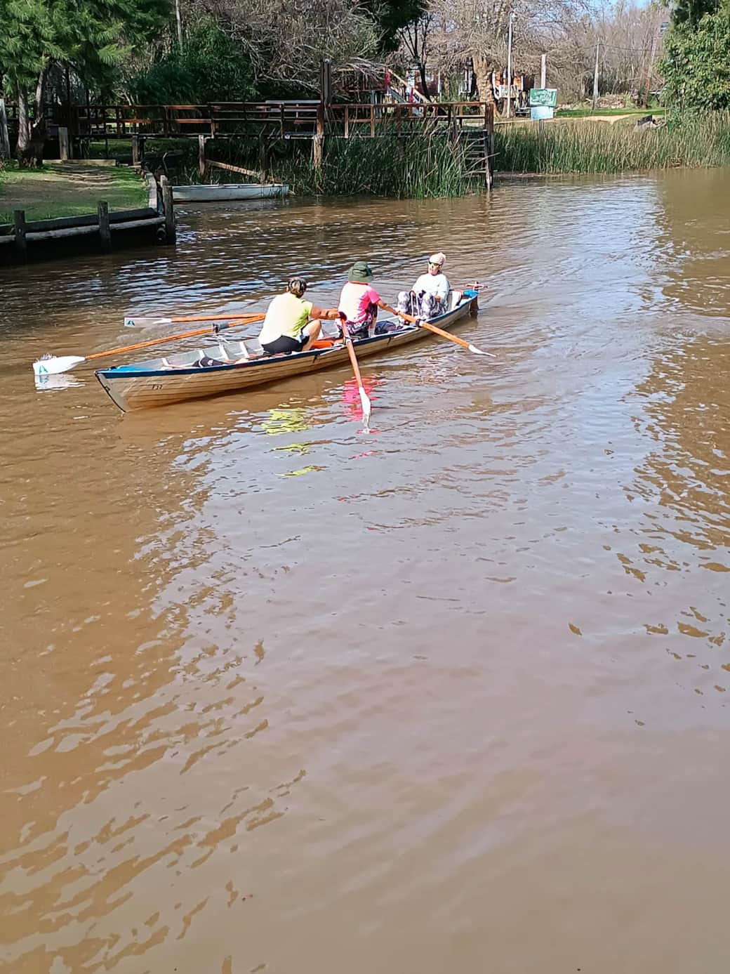 Arroyo tranquilo, ideal para salir a remar.