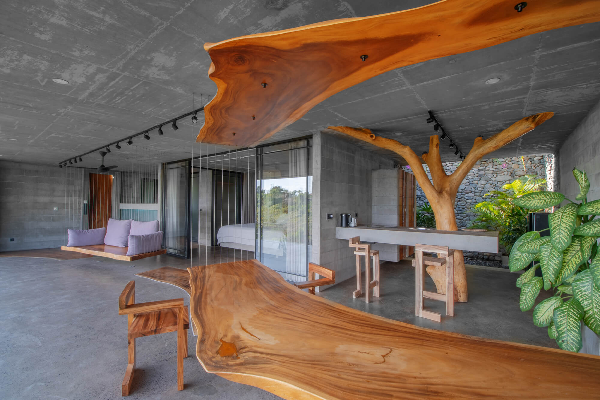 Exterior view of Villa Luna with private pool and landscaped gardens