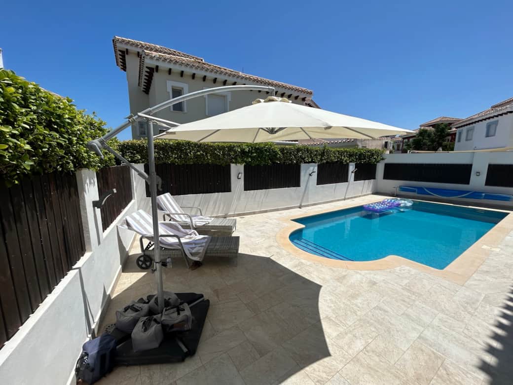 4FB5E54E 4C84 437E 9149 C83EE1C246A9 4FB5E54E 4C84 437E 9149 C83EE1C246A9