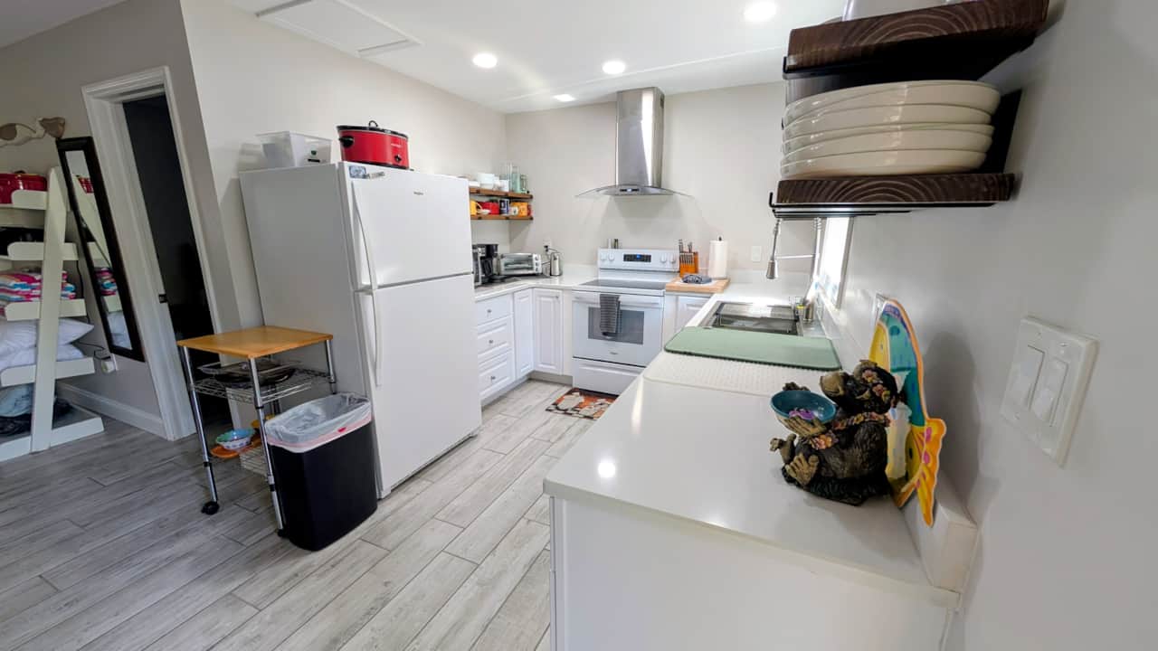 Full well equipped kitchen