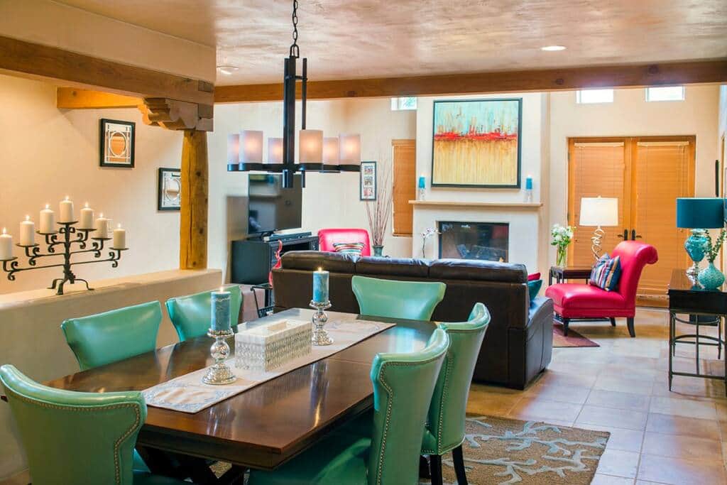 Table set for 6 but can accommodate more