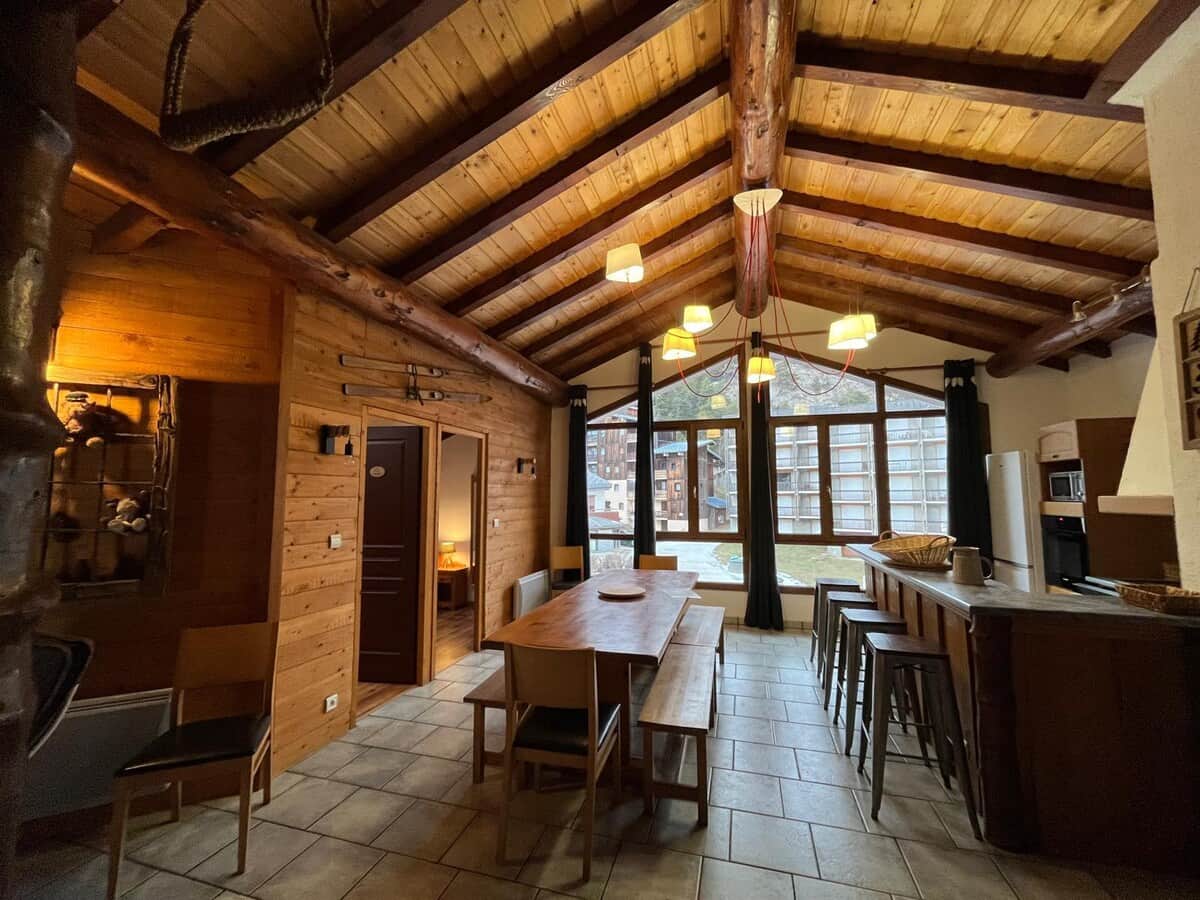 Pièce principale salle à manger