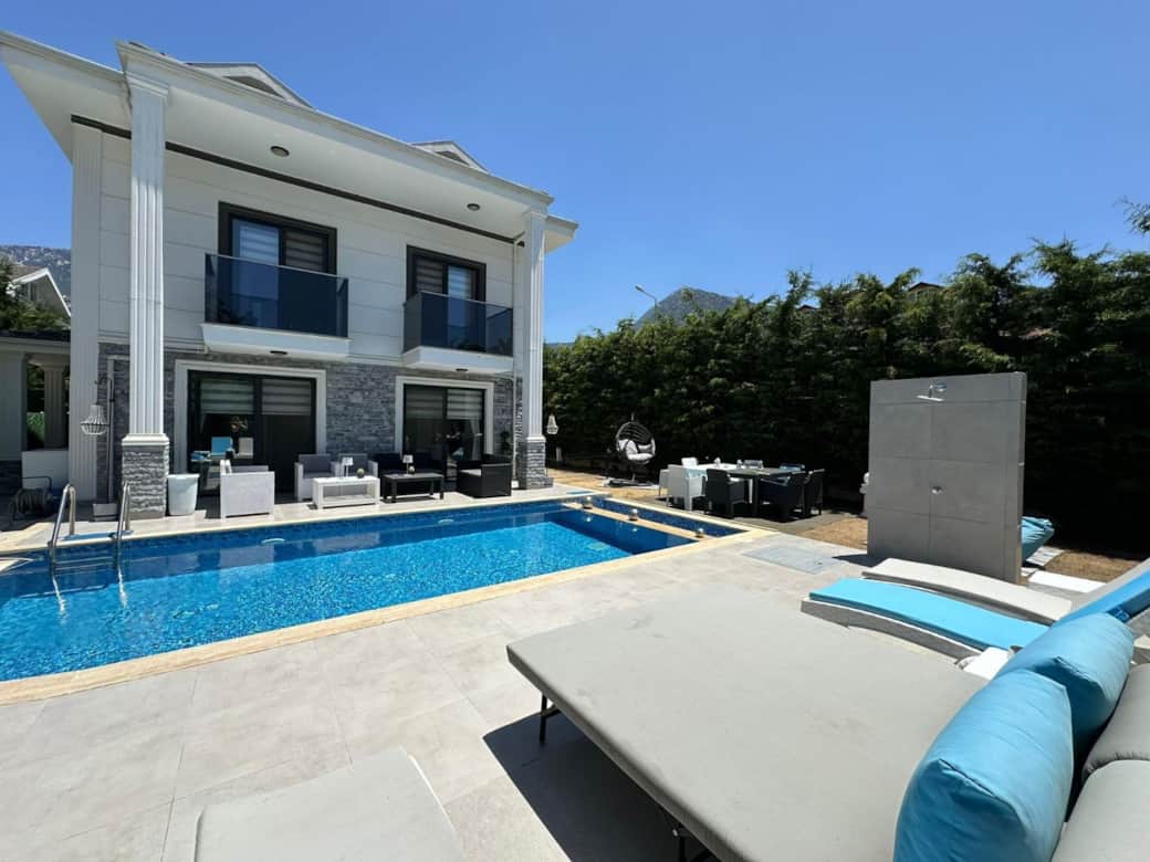 Pool Deck & Sun Loungers