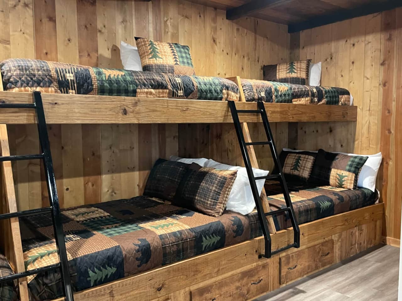 Bunk House Sleeping, Full Bottom With Twin Top