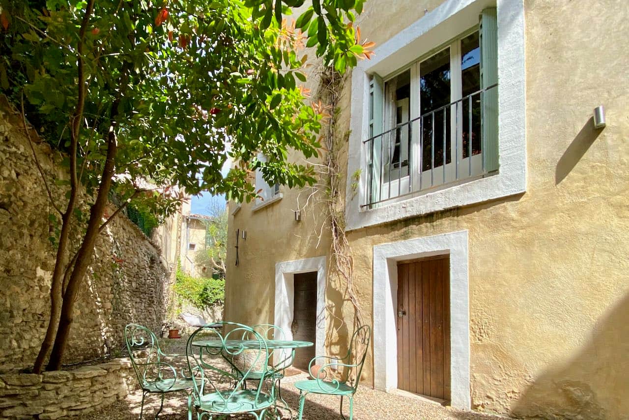 Front courtyard garden